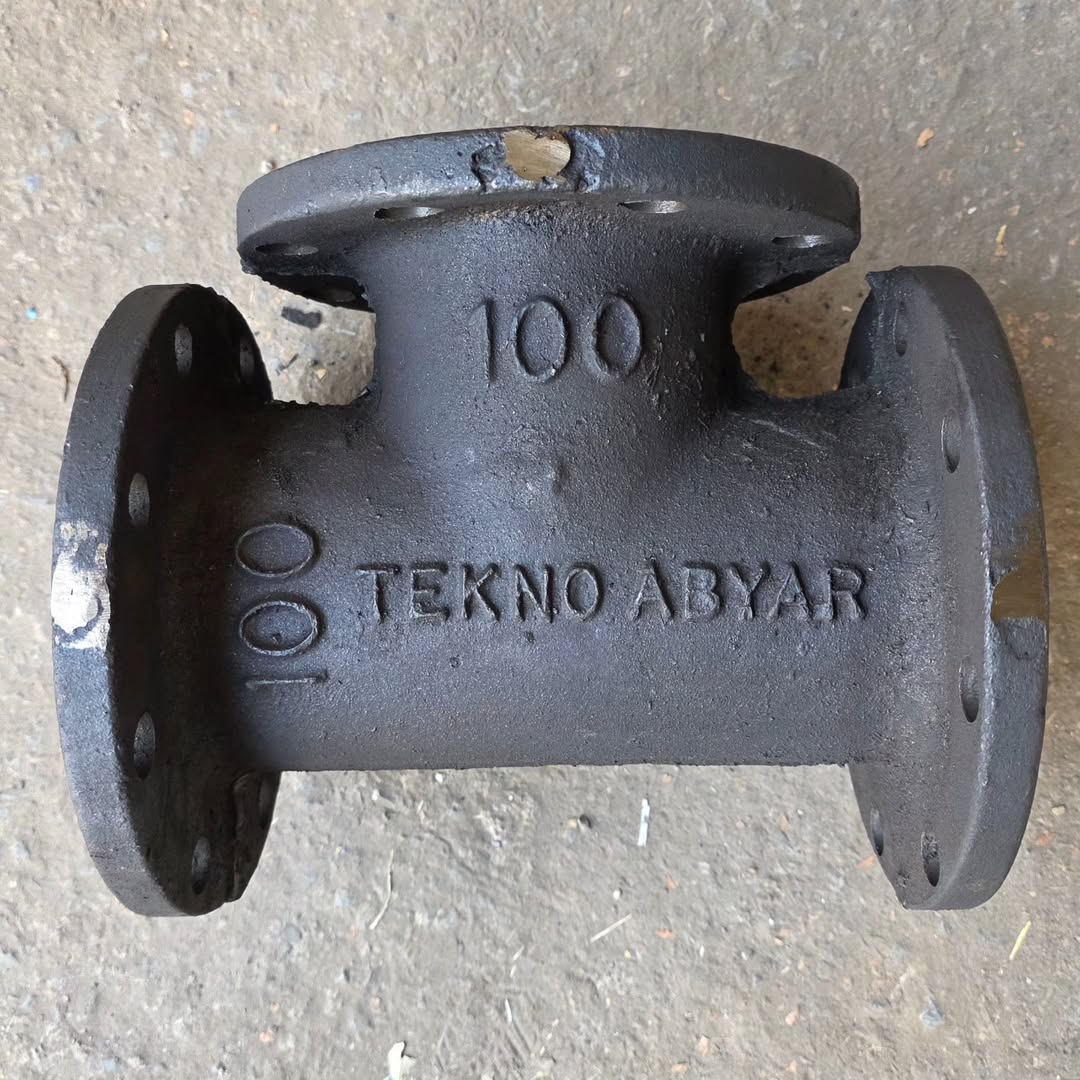 سه راهی 100 مساوی